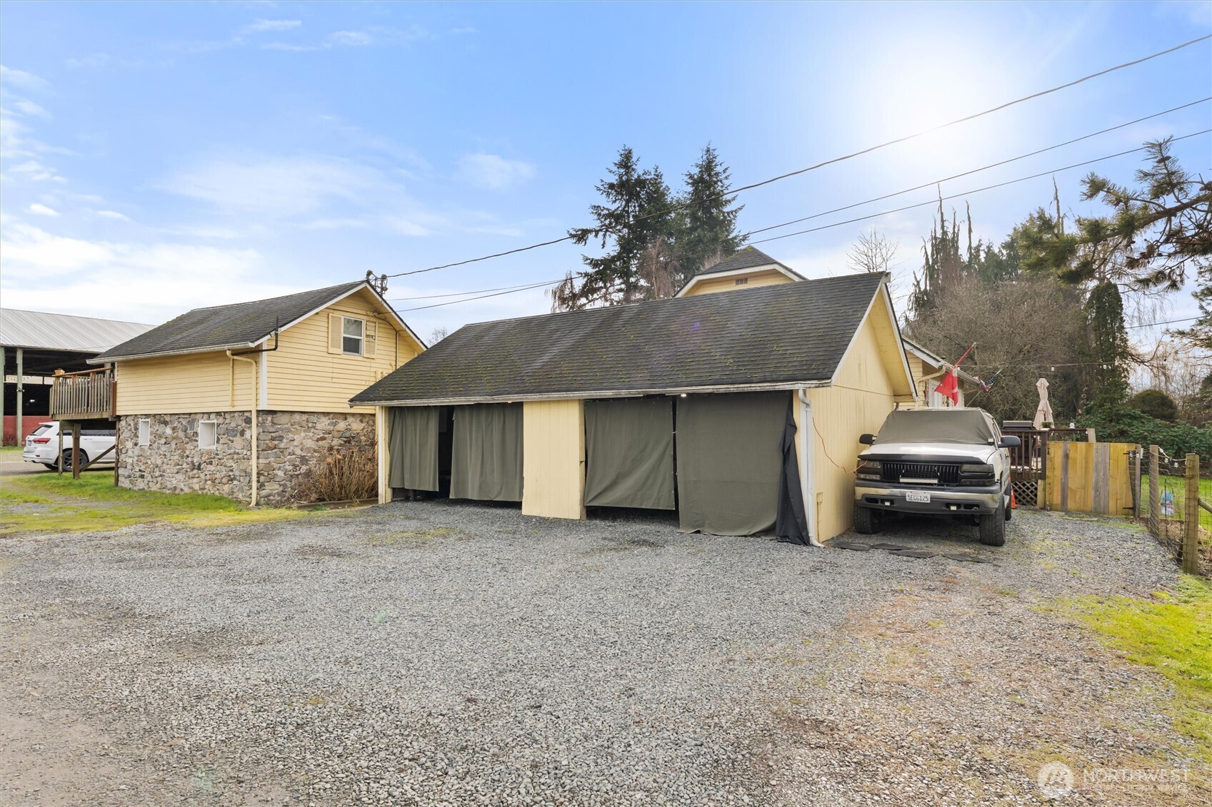 Property photo 38